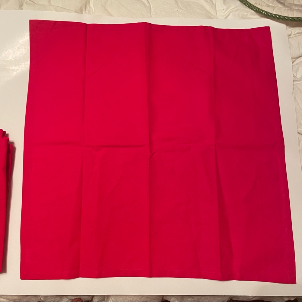 PIER 1 Red Square Cotton Placemats set of 6 20‎ x 20